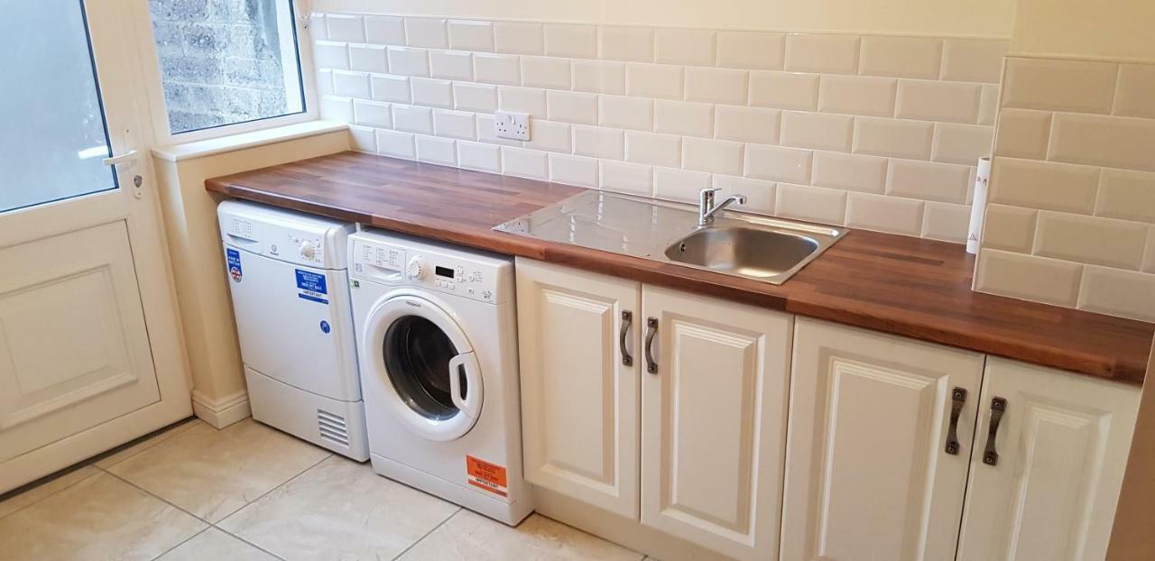 3 Bedroom Newly Furnished Cork City Esterno foto